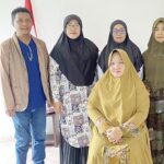 Pengurus Gabungan Majelis Taklim (GMT) Provinsi Papua Barat Daya berpose bersama di kantor GMT, menegaskan posisi organisasi yang netral dan sah secara hukum, Selasa (22/9/2025).