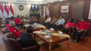 Foto: Pengurus DPP PDIP hadir di Kemenkum untuk terima dua SK pengesahan struktur kepengurusan PDIP 2025-2030 (Dok. Monang Sinaga/PDIP)
