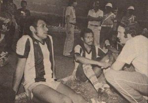 Johanes Auri bersama pelatih Belanda Wel Corver