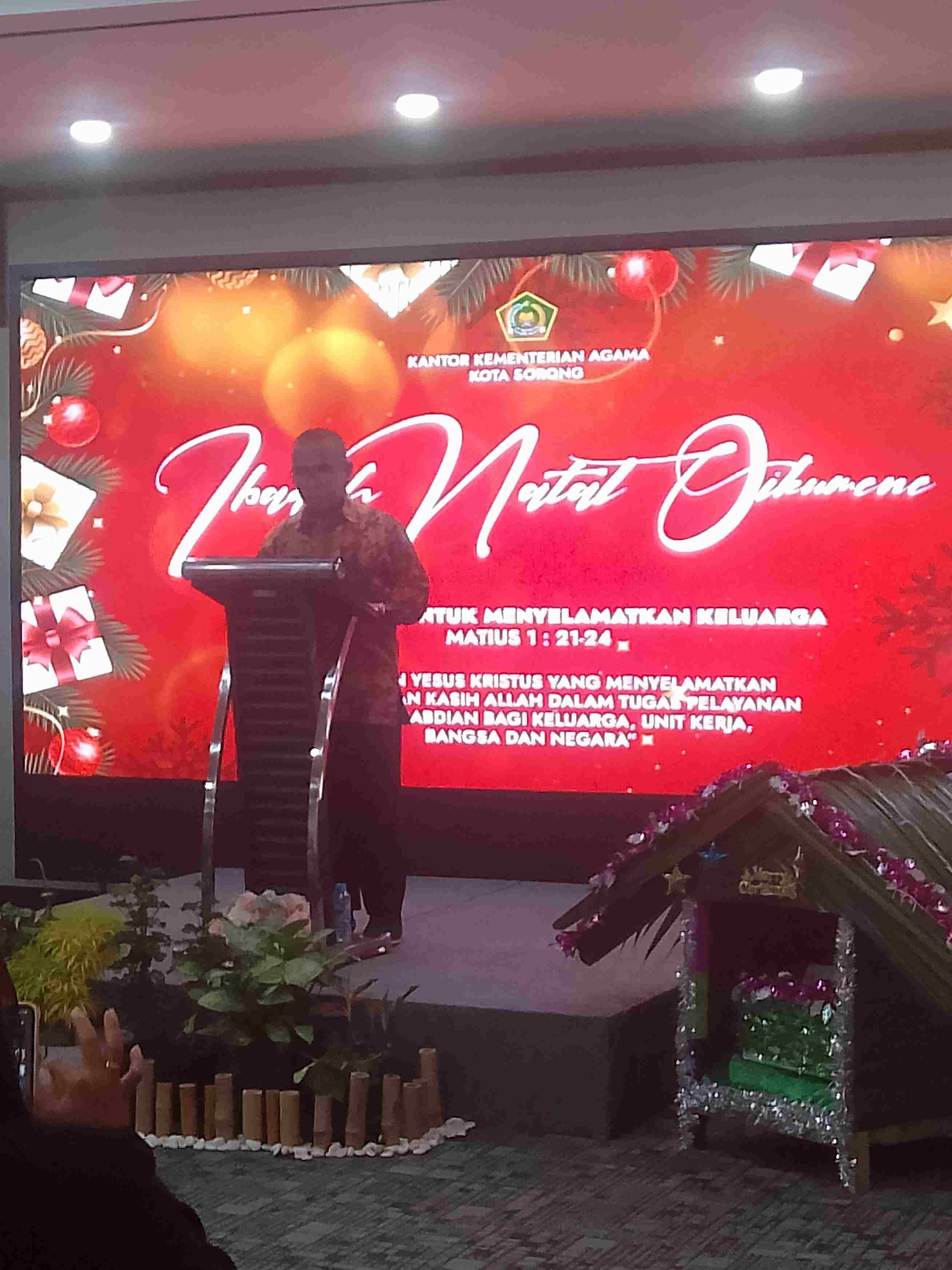 Kemenag Kota Sorong Gelar Perayaan Natal 2025, Muhudar Wailegi Tekankan Harmoni dan Integritas Pelayanan