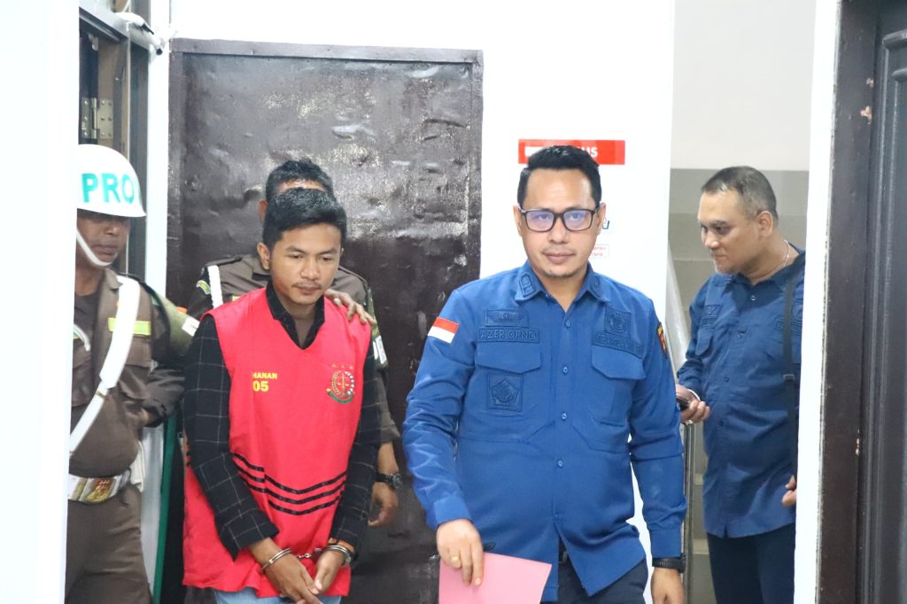 Rugikan Negara Rp901 Juta, Bendahara Kejari SBT Ditetapkan Jadi Tersangka